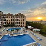Spacious Seaview Apartments, 100m To The *