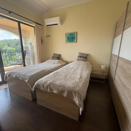 Spacious Seaview Apartments, 100m To The *