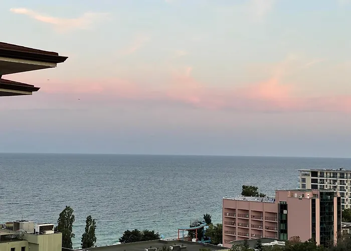 Spacious Seaview Apartments, 100m To The アパート *