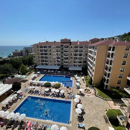 Spacious Seaview Apartments, 100m To The * Golden Sands