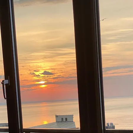 Διαμέρισμα Spacious Seaview Apartments, 100m To The *